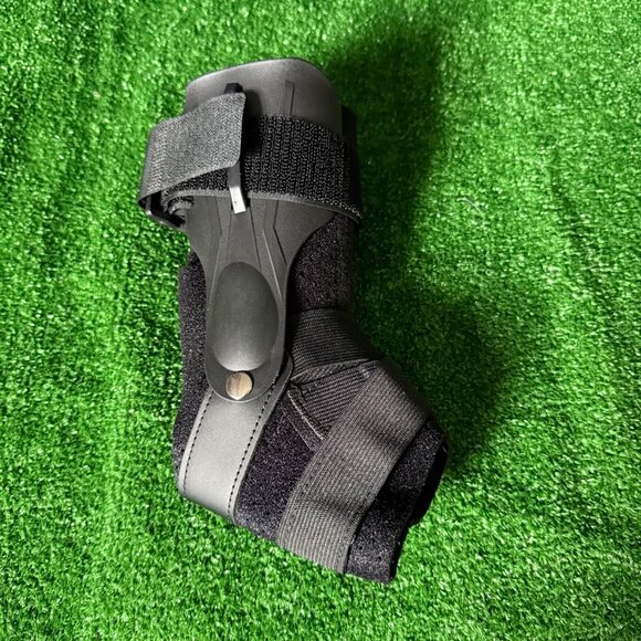 Breathable Ankle Brace Support Stabilizer for Sports Injury Pain Relief Size M - Picture 3 of 6